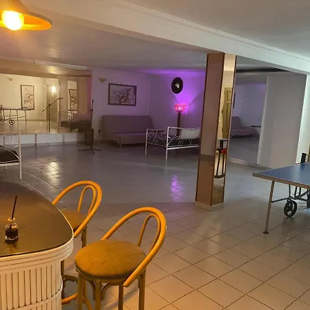 Mary * קיאו סלבאחה